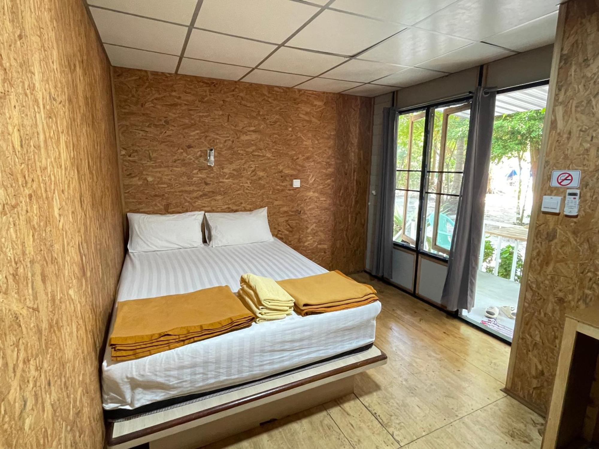 Koh Ngai Sea Open Resort 외부 사진